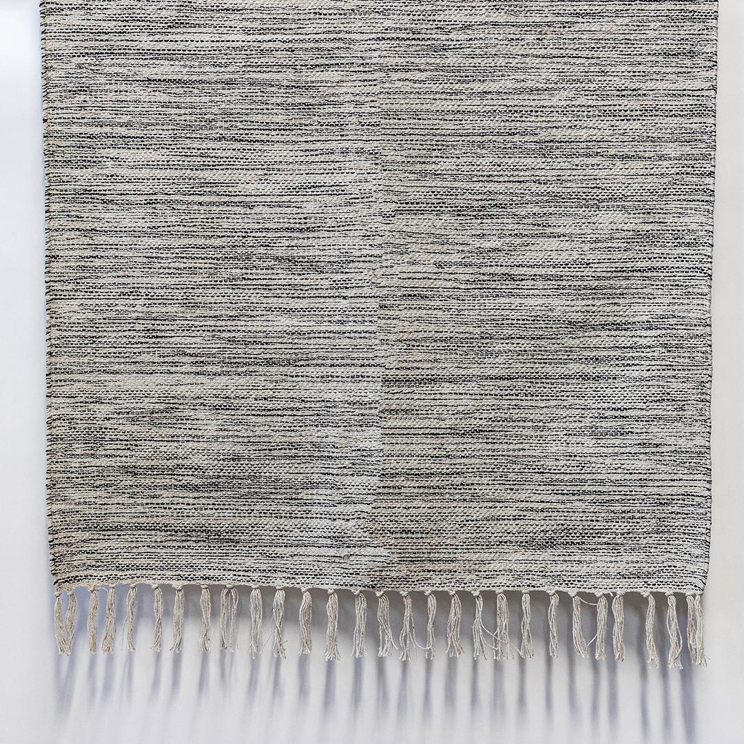 Cotton rug  with tassels