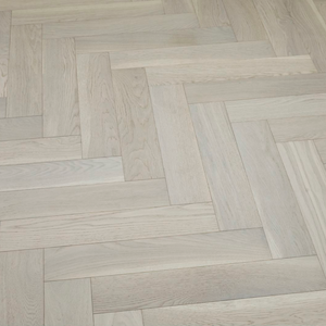 Wooden floor with herringbone pattern American White Oak engineered hardwood Pearl