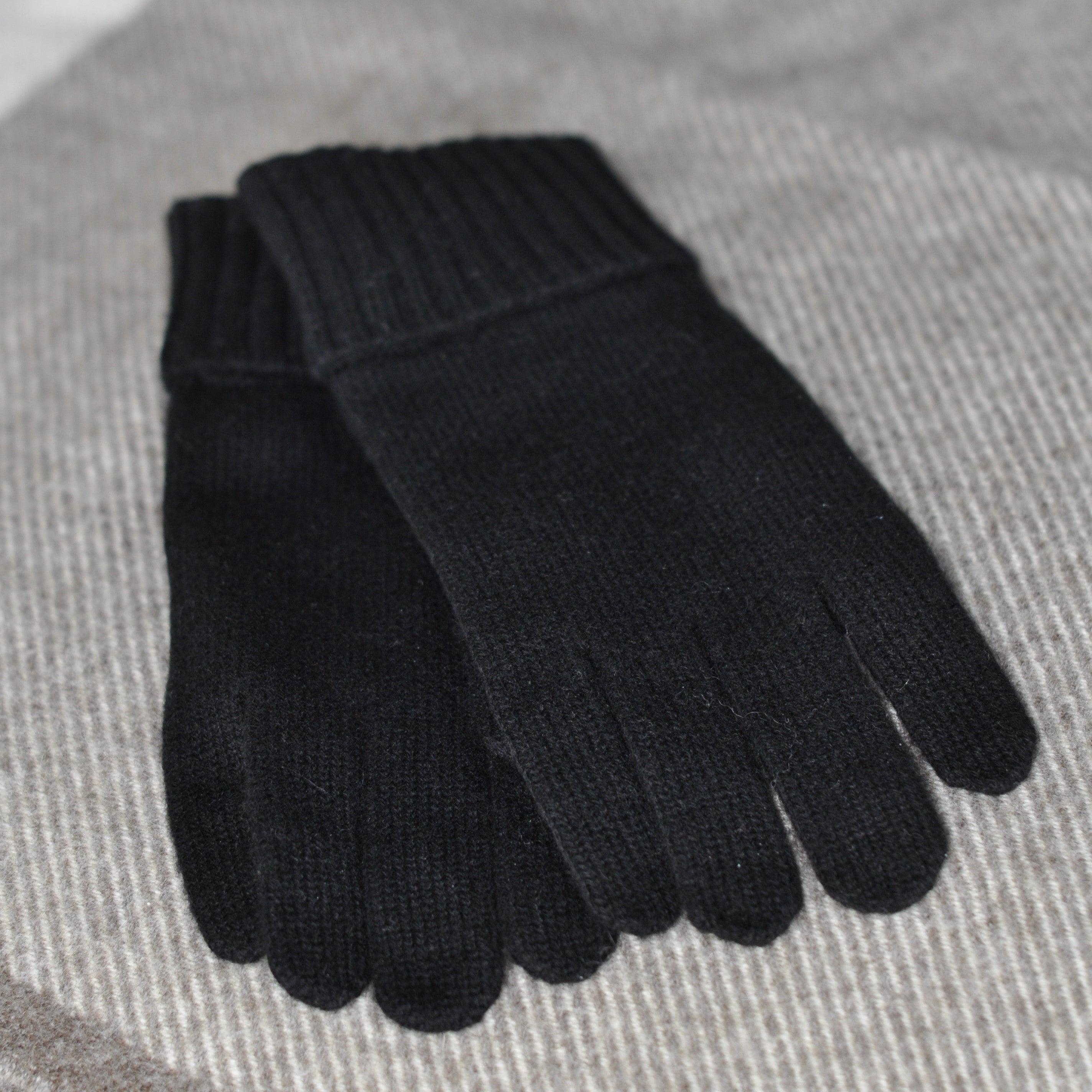 cashmere men black gloves