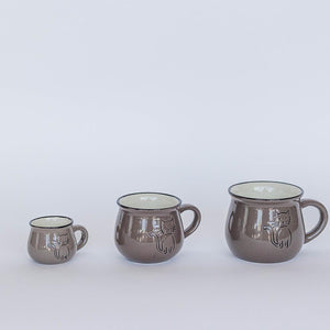 Ceramic mug with cat, oak brown