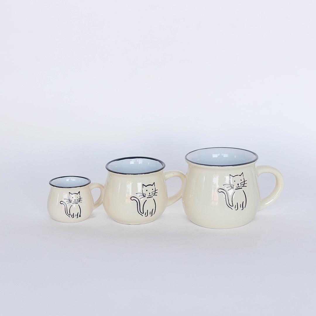 Ceramic mug with cat, cream