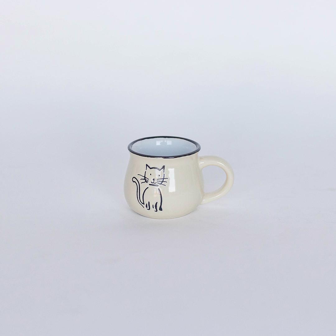 Ceramic mug with cat, cream