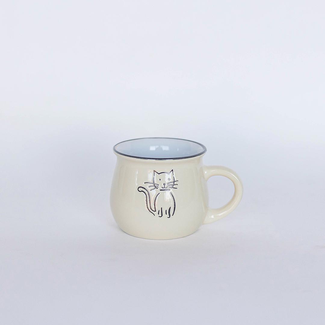 Ceramic mug with cat, cream