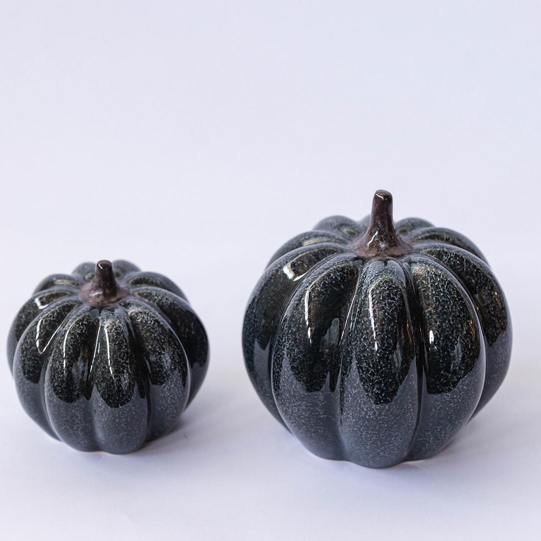 Ceramic pumpkin black