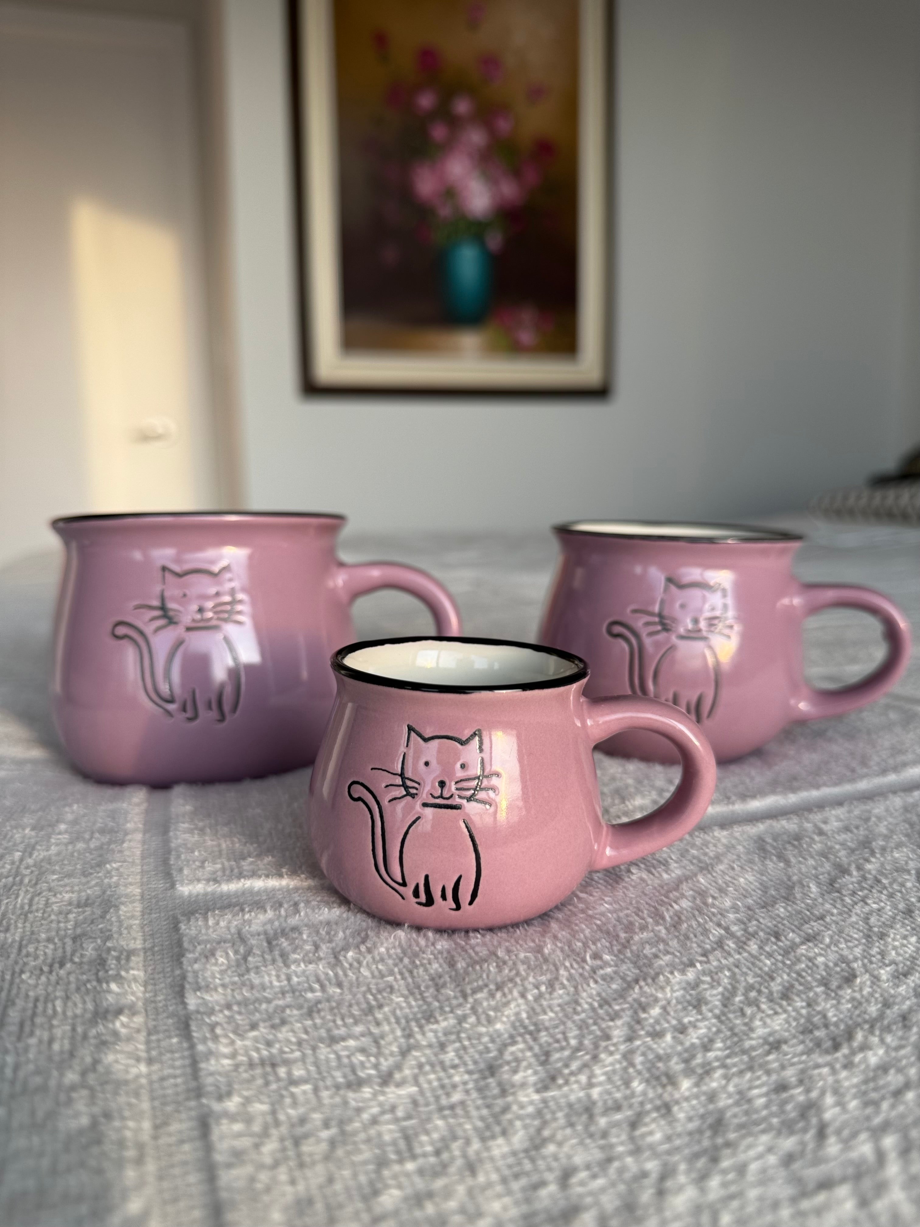 Ceramic mug with cat, lavender