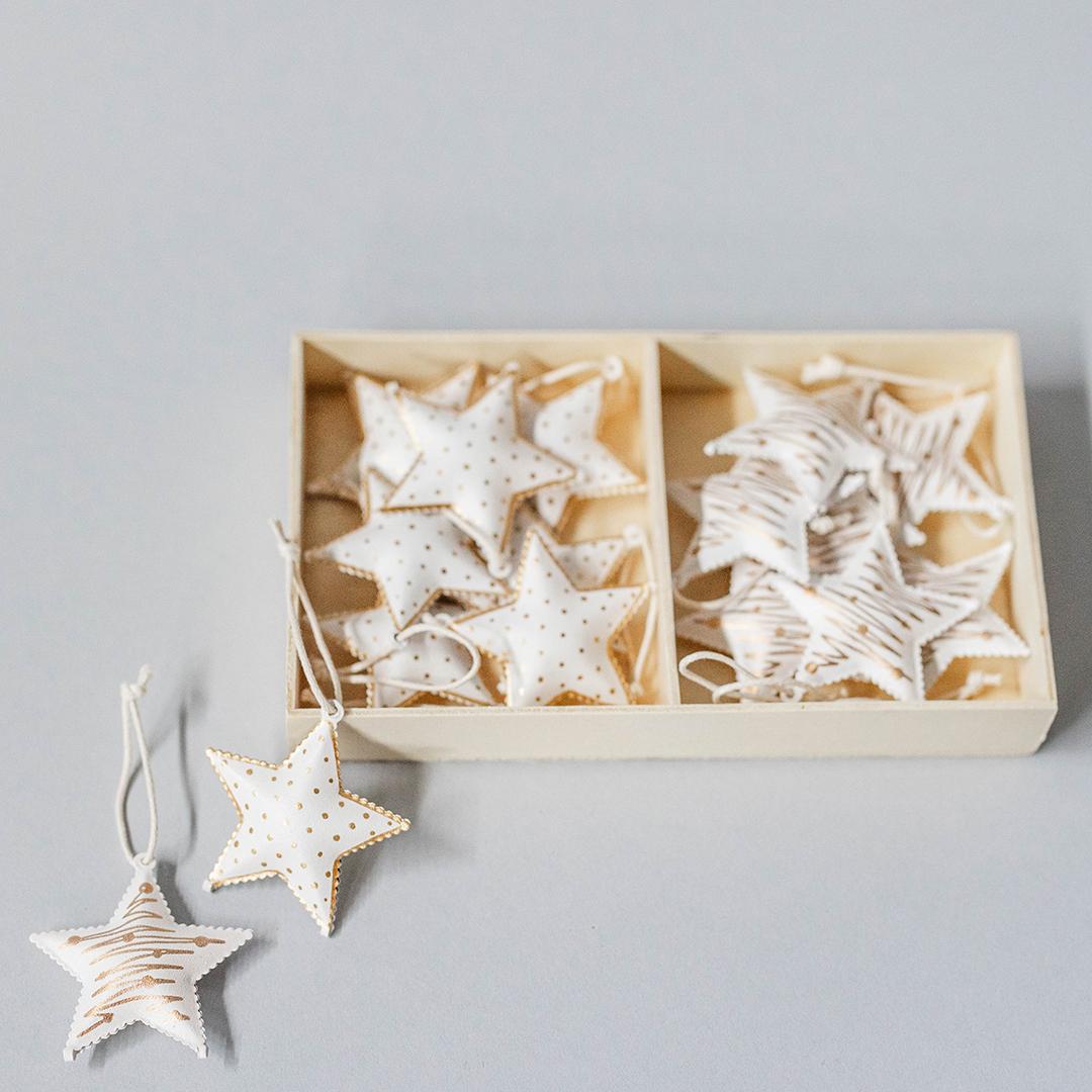 Hanging Stars Ornaments in wooden box