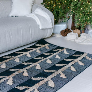 Rectangular jute rug leaves design