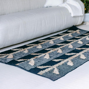 Rectangular jute rug leaves design