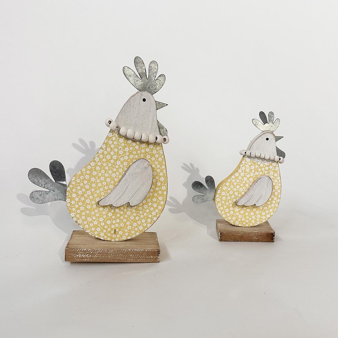 Chicken standing on a base, Set of 2