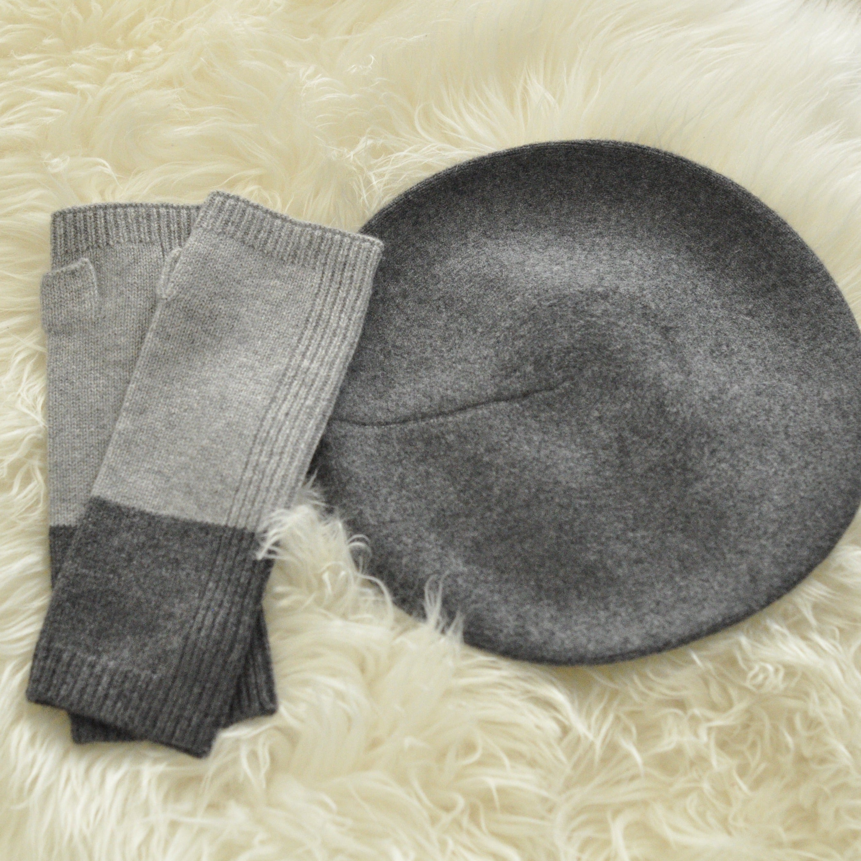 Grey Cashmere Beret and fingerless gloves 